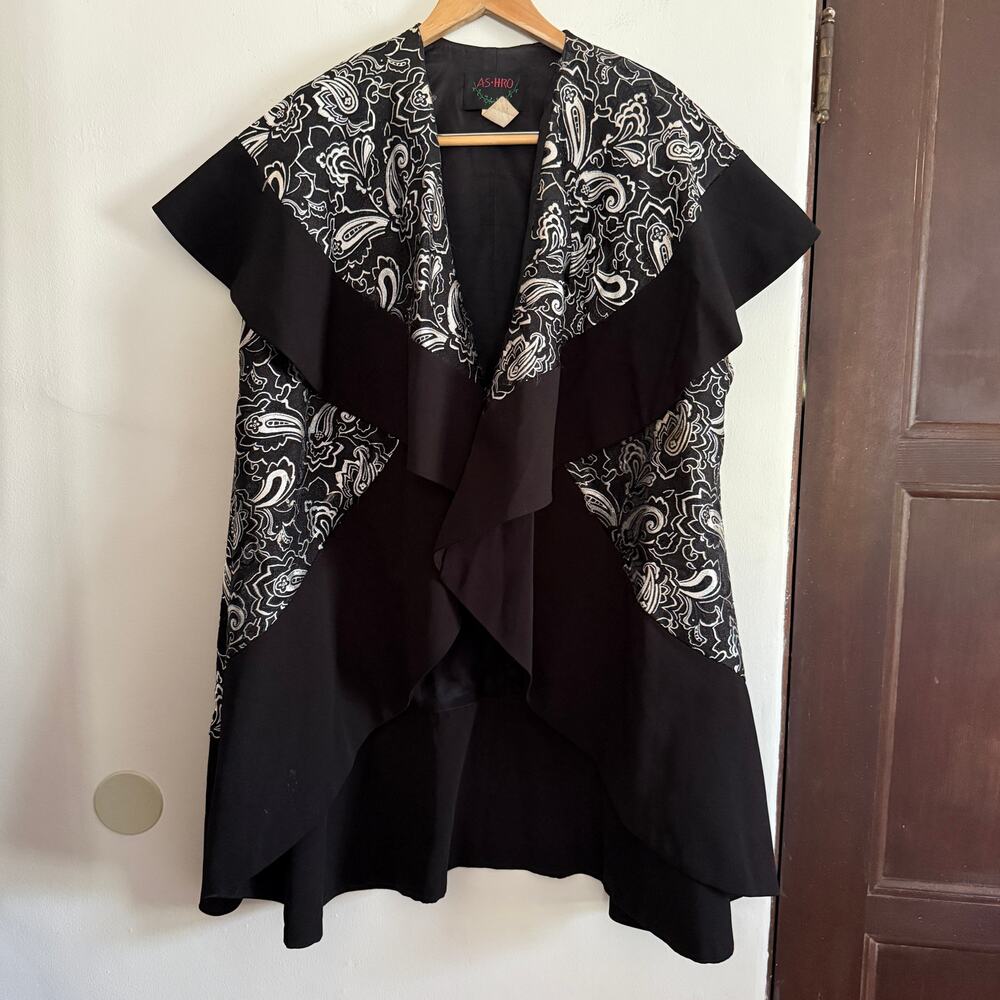 Vintage ASH-RO | Black and White Jacquard Drape Collared Cape | Size 10